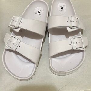 Shade & Shore Women’s Cream Buckle Sandals